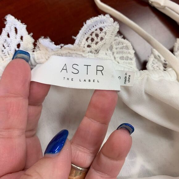 ASTR The Label White Lace Off the Shoulder Spaghetti Strap Blouse sz S NWOT - Picture 4 of 6